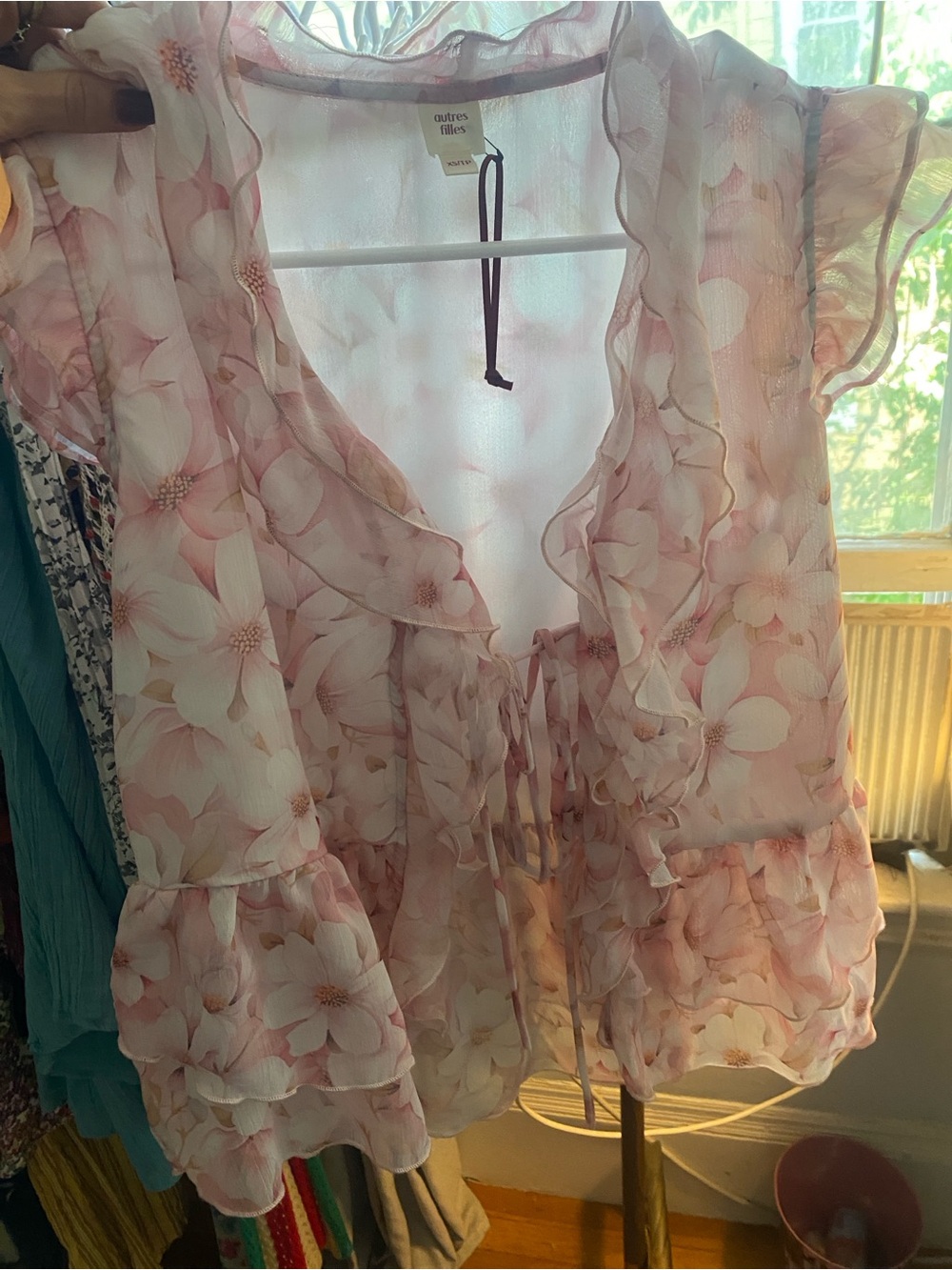 Allerès Filles Pink Floral Ruffle Tie-Front Blouse